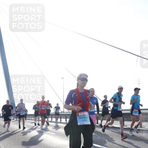 03.10.2026 - Köhlbrandbrückenlauf Tim E. http://msf.ph/oto/10614325 03.10.2026 09:31:06 Position 1 2551 meine-sportfotos.de