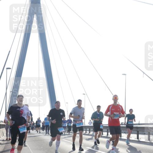 03.10.2026 - Köhlbrandbrückenlauf Tim E. http://msf.ph/oto/10614329 03.10.2026 09:31:07 Position 1 1128, 1 meine-sportfotos.de