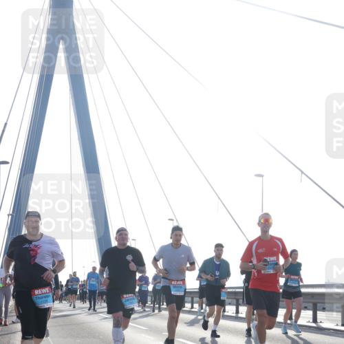 03.10.2026 - Köhlbrandbrückenlauf Tim E. http://msf.ph/oto/10614336 03.10.2026 09:31:07 Position 1 1128 meine-sportfotos.de