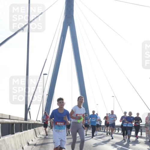 03.10.2026 - Köhlbrandbrückenlauf Tim E. http://msf.ph/oto/10614387 03.10.2026 09:31:11 Position 1 1272 meine-sportfotos.de