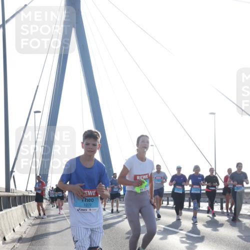 03.10.2026 - Köhlbrandbrückenlauf Tim E. http://msf.ph/oto/10614396 03.10.2026 09:31:12 Position 1 1272 meine-sportfotos.de
