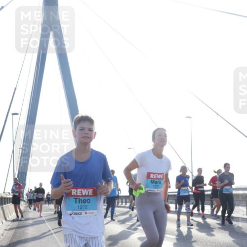 03.10.2026 - Köhlbrandbrückenlauf Tim E. http://msf.ph/oto/10614406 03.10.2026 09:31:12 Position 1 1272, 1271 meine-sportfotos.de