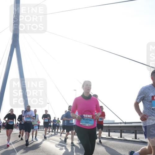 03.10.2026 - Köhlbrandbrückenlauf Tim E. http://msf.ph/oto/10614442 03.10.2026 09:31:16 Position 1 1897 meine-sportfotos.de