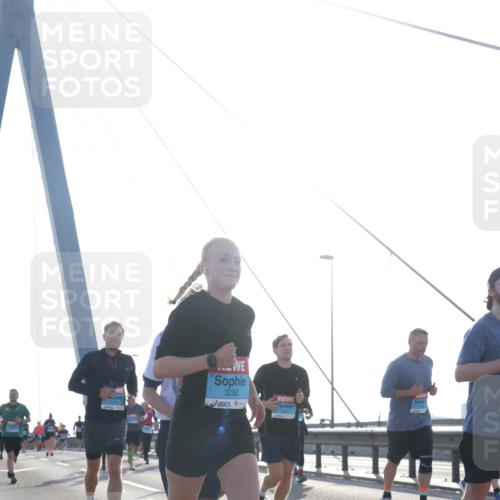03.10.2026 - Köhlbrandbrückenlauf Tim E. http://msf.ph/oto/10614457 03.10.2026 09:31:17 Position 1 3292 meine-sportfotos.de