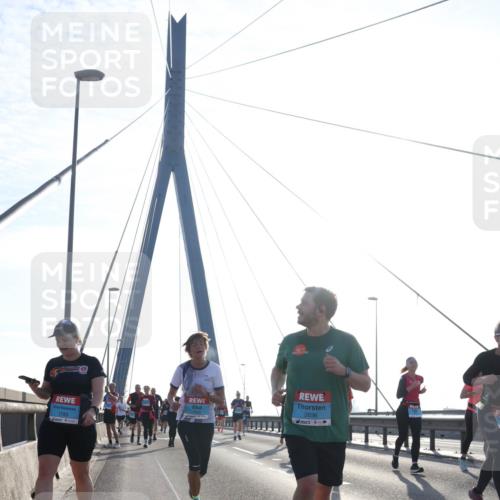03.10.2026 - Köhlbrandbrückenlauf Tim E. http://msf.ph/oto/10614528 03.10.2026 09:31:23 Position 1 1783, 2636 meine-sportfotos.de