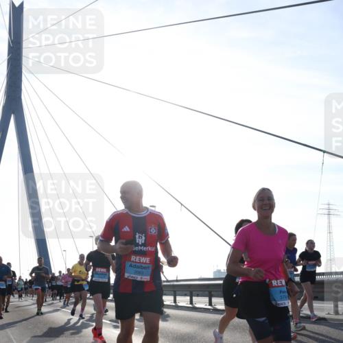 03.10.2026 - Köhlbrandbrückenlauf Tim E. http://msf.ph/oto/10614693 03.10.2026 09:31:38 Position 1 2063, 3766 meine-sportfotos.de