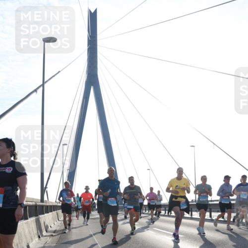 03.10.2026 - Köhlbrandbrückenlauf Tim E. http://msf.ph/oto/10614716 03.10.2026 09:31:39 Position 1  meine-sportfotos.de