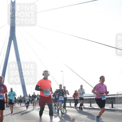 03.10.2026 - Köhlbrandbrückenlauf Tim E. http://msf.ph/oto/10614780 03.10.2026 09:31:43 Position 1  meine-sportfotos.de