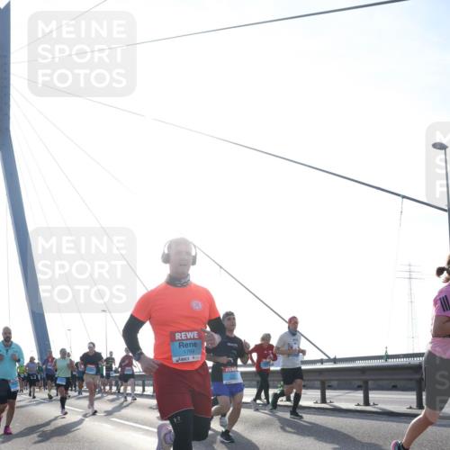 03.10.2026 - Köhlbrandbrückenlauf Tim E. http://msf.ph/oto/10614791 03.10.2026 09:31:44 Position 1 1, 7, 1769 meine-sportfotos.de