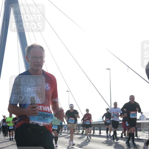 03.10.2026 - Köhlbrandbrückenlauf Tim E. http://msf.ph/oto/10614803 03.10.2026 09:31:44 Position 1 2803 meine-sportfotos.de