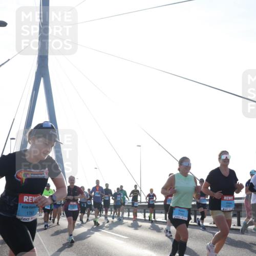 03.10.2026 - Köhlbrandbrückenlauf Tim E. http://msf.ph/oto/10614833 03.10.2026 09:31:47 Position 1 1783, 3754, 3753 meine-sportfotos.de