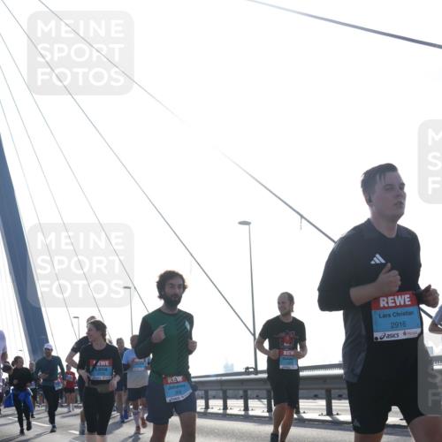03.10.2026 - Köhlbrandbrückenlauf Tim E. http://msf.ph/oto/10615090 03.10.2026 09:32:06 Position 1 368, 2916 meine-sportfotos.de
