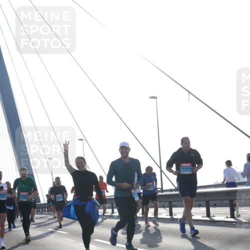 03.10.2026 - Köhlbrandbrückenlauf Tim E. http://msf.ph/oto/10615134 03.10.2026 09:32:09 Position 1  meine-sportfotos.de