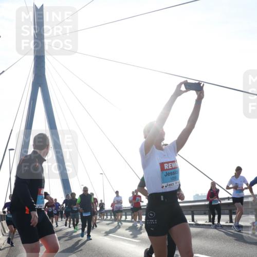 03.10.2026 - Köhlbrandbrückenlauf Tim E. http://msf.ph/oto/10615190 03.10.2026 09:32:13 Position 1 1058 meine-sportfotos.de