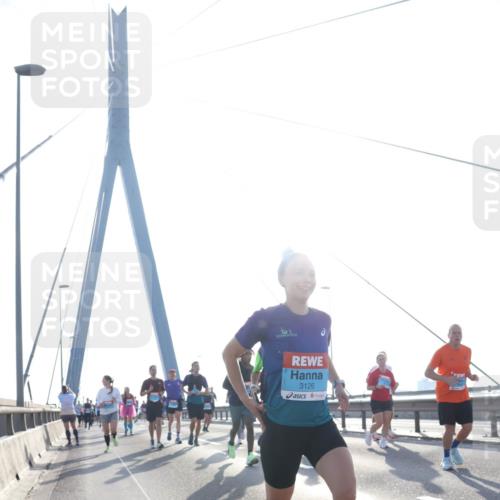 03.10.2026 - Köhlbrandbrückenlauf Tim E. http://msf.ph/oto/10615213 03.10.2026 09:32:14 Position 1 3126 meine-sportfotos.de