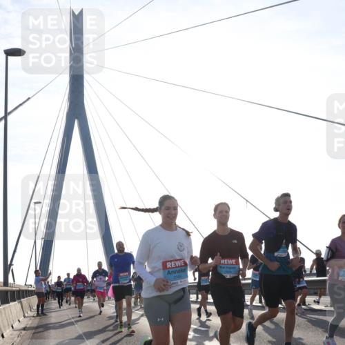 03.10.2026 - Köhlbrandbrückenlauf Tim E. http://msf.ph/oto/10615268 03.10.2026 09:32:18 Position 1 3164, 1889 meine-sportfotos.de