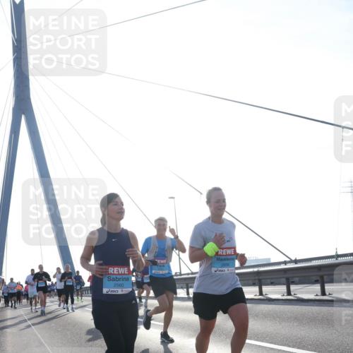 03.10.2026 - Köhlbrandbrückenlauf Tim E. http://msf.ph/oto/10615384 03.10.2026 09:32:25 Position 1 2560, 2658 meine-sportfotos.de