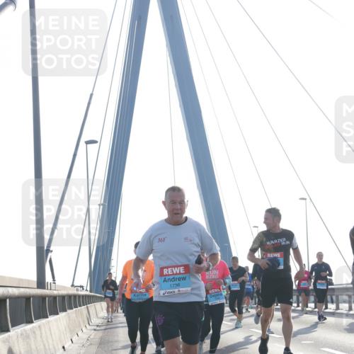 03.10.2026 - Köhlbrandbrückenlauf Tim E. http://msf.ph/oto/10615489 03.10.2026 09:32:33 Position 1 361, 1736 meine-sportfotos.de