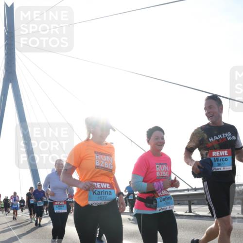03.10.2026 - Köhlbrandbrückenlauf Tim E. http://msf.ph/oto/10615525 03.10.2026 09:32:35 Position 1 3677, 1577, 1986 meine-sportfotos.de