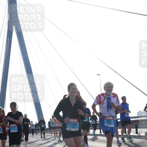 03.10.2026 - Köhlbrandbrückenlauf Tim E. http://msf.ph/oto/10615607 03.10.2026 09:32:41 Position 1 1182, 3363, 3658 meine-sportfotos.de