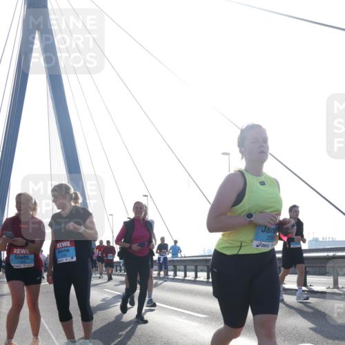 03.10.2026 - Köhlbrandbrückenlauf Tim E. http://msf.ph/oto/10615693 03.10.2026 09:32:52 Position 1 1183, 1182, 258 meine-sportfotos.de