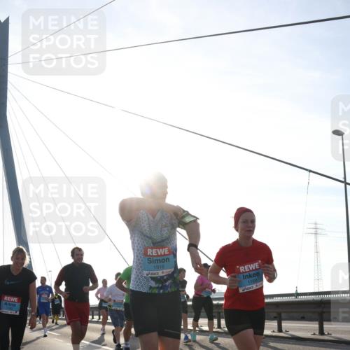 03.10.2026 - Köhlbrandbrückenlauf Tim E. http://msf.ph/oto/10615746 03.10.2026 09:33:02 Position 1 1182, 1918, 1169 meine-sportfotos.de
