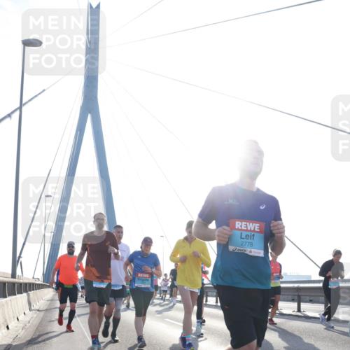 03.10.2026 - Köhlbrandbrückenlauf Tim E. http://msf.ph/oto/10615962 03.10.2026 09:33:17 Position 1 2778 meine-sportfotos.de