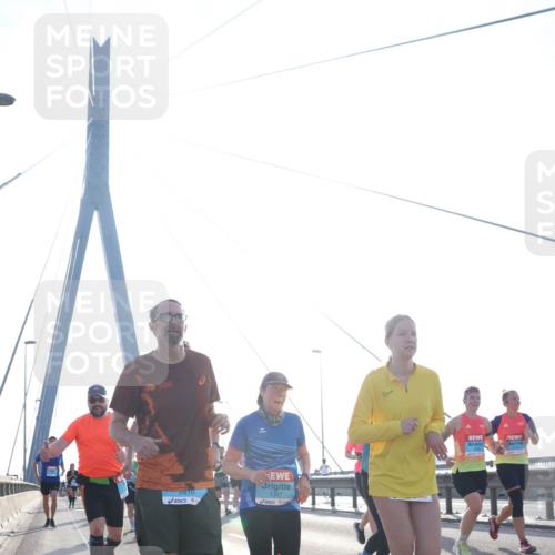 03.10.2026 - Köhlbrandbrückenlauf Tim E. http://msf.ph/oto/10615986 03.10.2026 09:33:18 Position 1 2810, 1367 meine-sportfotos.de
