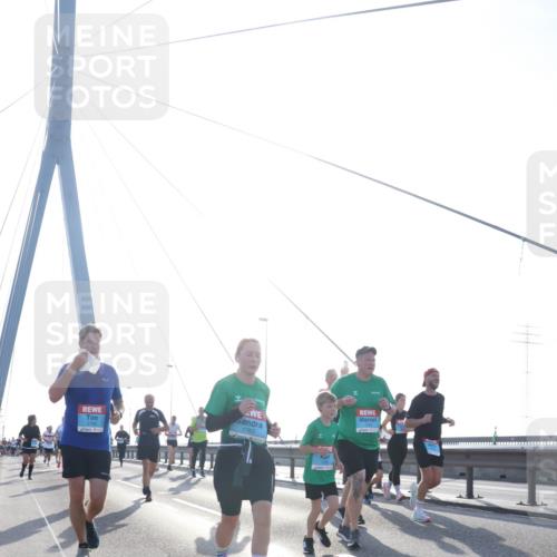 03.10.2026 - Köhlbrandbrückenlauf Tim E. http://msf.ph/oto/10616046 03.10.2026 09:33:22 Position 1 1763 meine-sportfotos.de