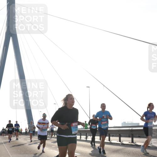 03.10.2026 - Köhlbrandbrückenlauf Tim E. http://msf.ph/oto/10616143 03.10.2026 09:33:28 Position 1  meine-sportfotos.de