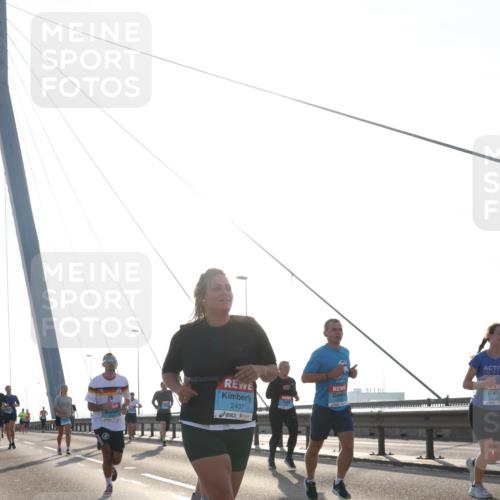 03.10.2026 - Köhlbrandbrückenlauf Tim E. http://msf.ph/oto/10616153 03.10.2026 09:33:28 Position 1 2437 meine-sportfotos.de