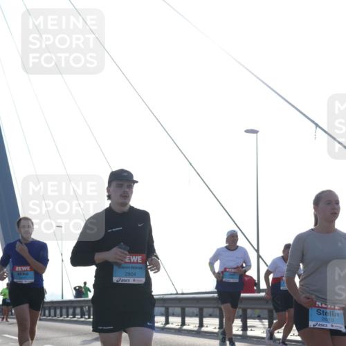 03.10.2026 - Köhlbrandbrückenlauf Tim E. http://msf.ph/oto/10616219 03.10.2026 09:33:33 Position 1 2904, 2610 meine-sportfotos.de
