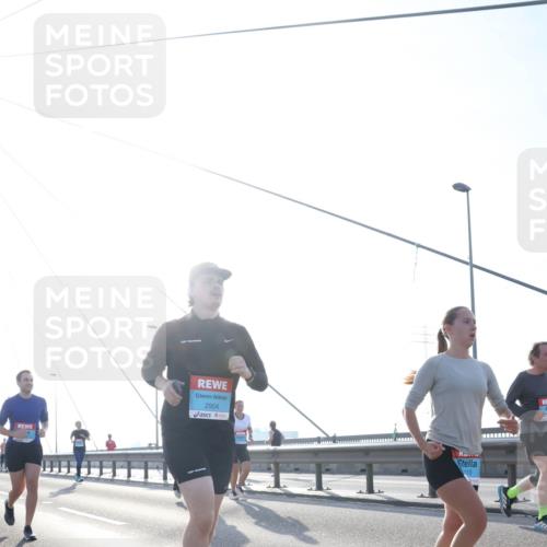 03.10.2026 - Köhlbrandbrückenlauf Tim E. http://msf.ph/oto/10616243 03.10.2026 09:33:34 Position 1 2904, 10 meine-sportfotos.de