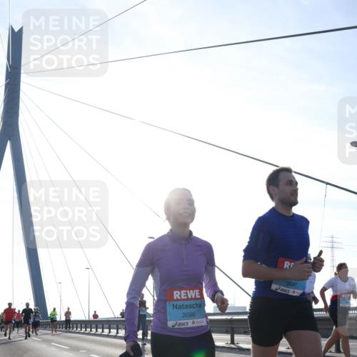 03.10.2026 - Köhlbrandbrückenlauf Tim E. http://msf.ph/oto/10616275 03.10.2026 09:33:36 Position 1 3696, 3697 meine-sportfotos.de