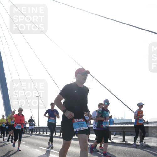 03.10.2026 - Köhlbrandbrückenlauf Tim E. http://msf.ph/oto/10616338 03.10.2026 09:33:45 Position 1 3788 meine-sportfotos.de