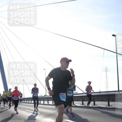 03.10.2026 - Köhlbrandbrückenlauf Tim E. http://msf.ph/oto/10616345 03.10.2026 09:33:45 Position 1 3788 meine-sportfotos.de