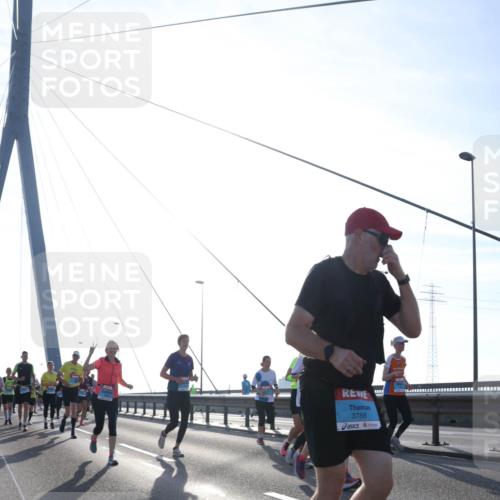 03.10.2026 - Köhlbrandbrückenlauf Tim E. http://msf.ph/oto/10616352 03.10.2026 09:33:45 Position 1 3788 meine-sportfotos.de