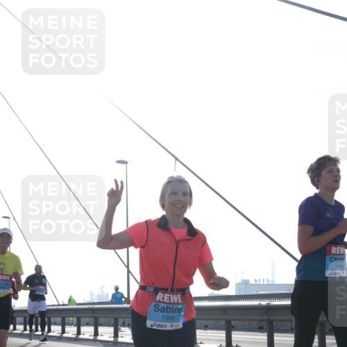 03.10.2026 - Köhlbrandbrückenlauf Tim E. http://msf.ph/oto/10616377 03.10.2026 09:33:47 Position 1 3848, 23, 1956, 3140 meine-sportfotos.de