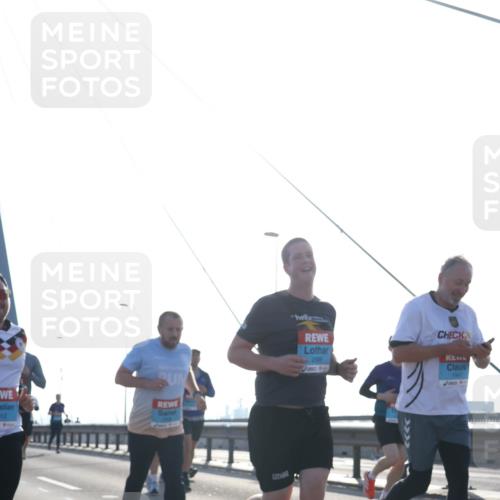 03.10.2026 - Köhlbrandbrückenlauf Tim E. http://msf.ph/oto/10616678 03.10.2026 09:34:03 Position 1 312, 2, 2889, 1947 meine-sportfotos.de