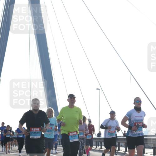 03.10.2026 - Köhlbrandbrückenlauf Tim E. http://msf.ph/oto/10616744 03.10.2026 09:34:08 Position 1 2831, 2807 meine-sportfotos.de