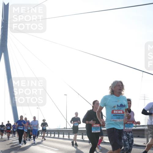 03.10.2026 - Köhlbrandbrückenlauf Tim E. http://msf.ph/oto/10616790 03.10.2026 09:34:11 Position 1 1699 meine-sportfotos.de