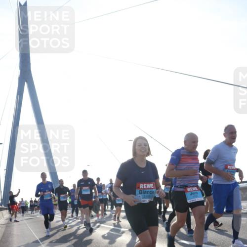 03.10.2026 - Köhlbrandbrückenlauf Tim E. http://msf.ph/oto/10616832 03.10.2026 09:34:15 Position 1 345, 3155, 1700 meine-sportfotos.de