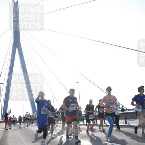 03.10.2026 - Köhlbrandbrückenlauf Tim E. http://msf.ph/oto/10616855 03.10.2026 09:34:16 Position 1 17, 1978 meine-sportfotos.de