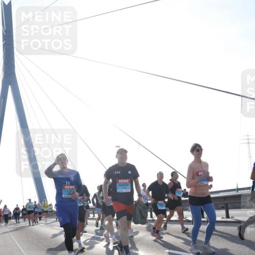 03.10.2026 - Köhlbrandbrückenlauf Tim E. http://msf.ph/oto/10616858 03.10.2026 09:34:17 Position 1 17, 197, 1978 meine-sportfotos.de