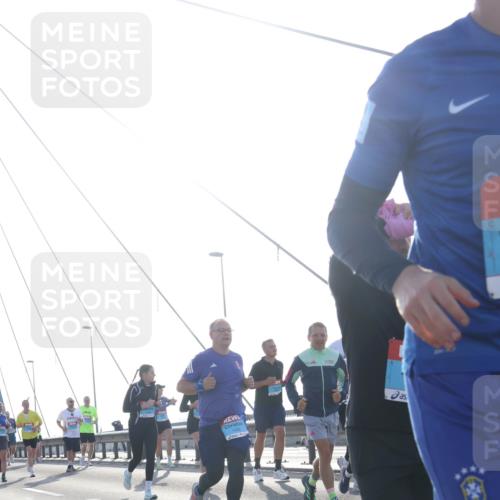 03.10.2026 - Köhlbrandbrückenlauf Tim E. http://msf.ph/oto/10616882 03.10.2026 09:34:18 Position 1 1408 meine-sportfotos.de