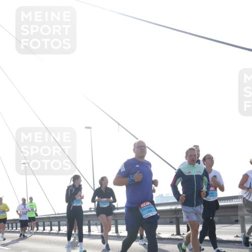 03.10.2026 - Köhlbrandbrückenlauf Tim E. http://msf.ph/oto/10616898 03.10.2026 09:34:19 Position 1 2, 1408 meine-sportfotos.de