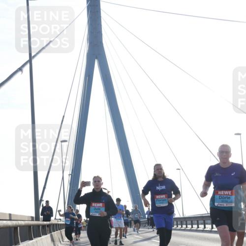 03.10.2026 - Köhlbrandbrückenlauf Tim E. http://msf.ph/oto/10617094 03.10.2026 09:34:32 Position 1 3451, 3039 meine-sportfotos.de
