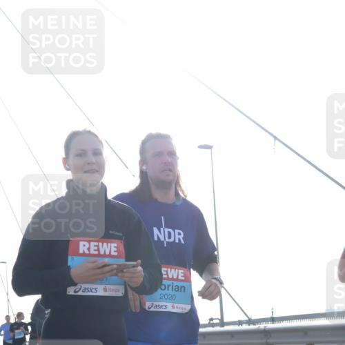 03.10.2026 - Köhlbrandbrückenlauf Tim E. http://msf.ph/oto/10617112 03.10.2026 09:34:33 Position 1 2020 meine-sportfotos.de