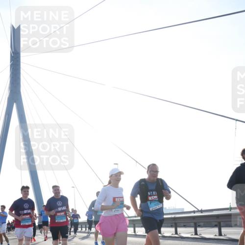 03.10.2026 - Köhlbrandbrückenlauf Tim E. http://msf.ph/oto/10617161 03.10.2026 09:34:38 Position 1 970 meine-sportfotos.de