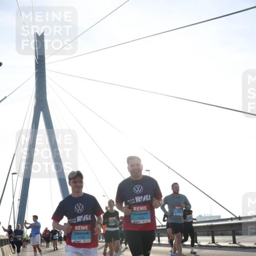 03.10.2026 - Köhlbrandbrückenlauf Tim E. http://msf.ph/oto/10617191 03.10.2026 09:34:39 Position 1 1162, 1163 meine-sportfotos.de